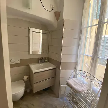 20 Rue Longue Menton